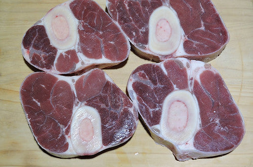 Chambarete En Trozos Con Hueso